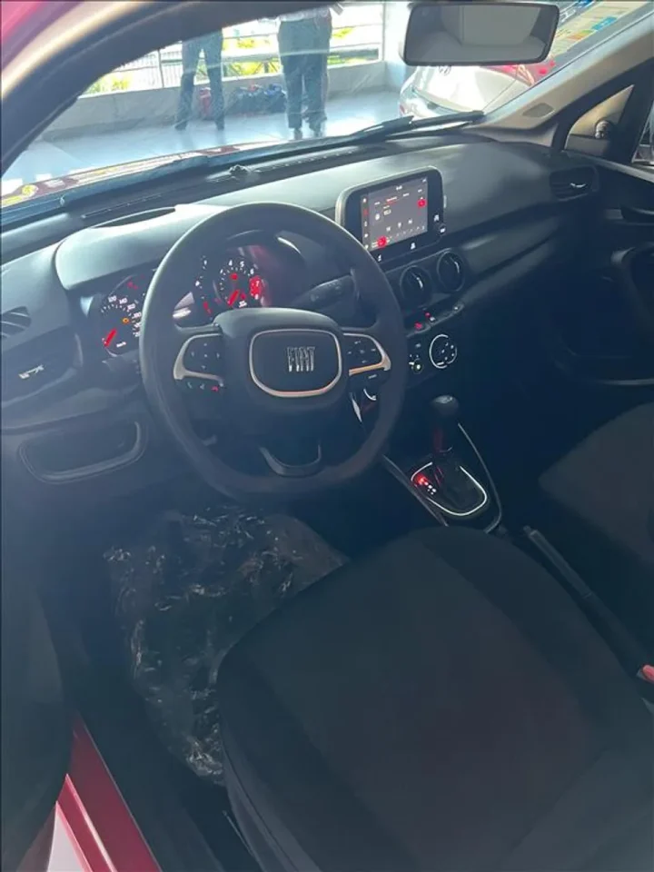 Fiat Cronos Drive 1.0 2026 tem redução de R$ 26.038 e sai mais em conta que Polo