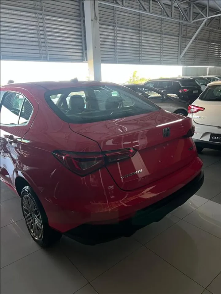 Fiat Cronos Drive 1.0 2026 tem redução de R$ 26.038 e sai mais em conta que Polo