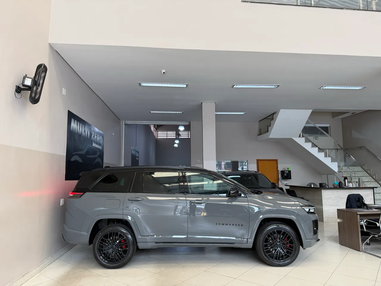 Jeep Commander 2026 tem reajuste em janeiro e fica até R$ 6.600 mais caro