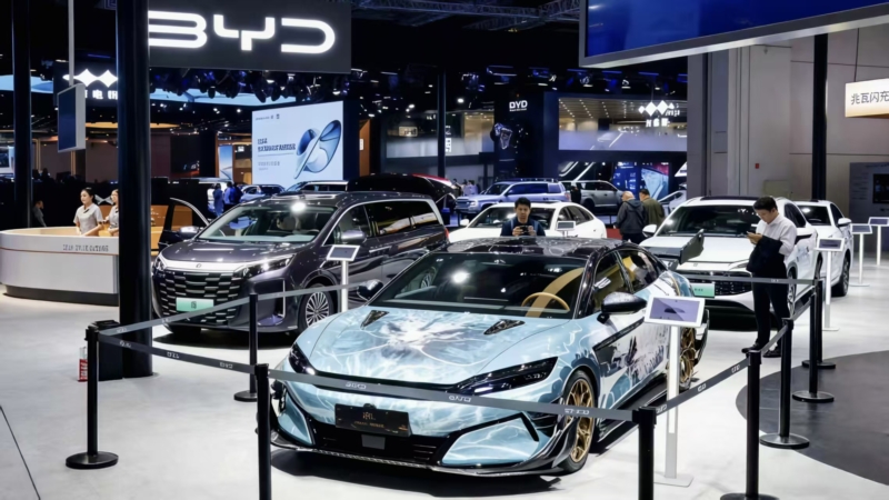 Tesla mantém liderança e Porsche sai do top 10 no ranking global de valor de mercado das montadoras