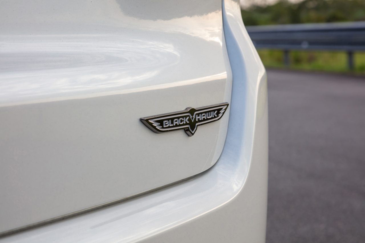Jeep Compass Blackhawk estreia motor 2.0 turbo flex de 272 cv