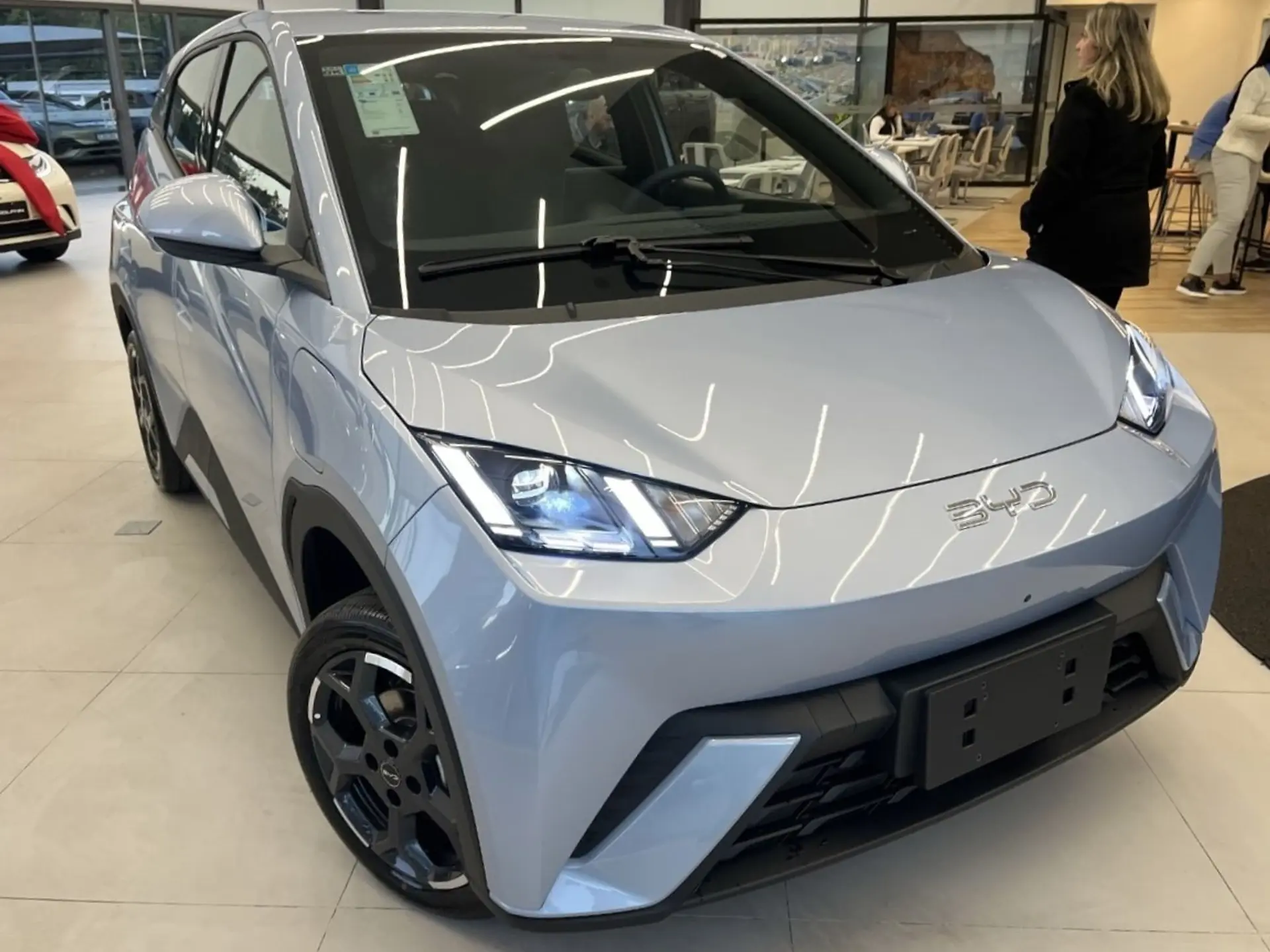 BYD Dolphin Mini dispara nas vendas e deixa Volkswagen Polo para trás em maio