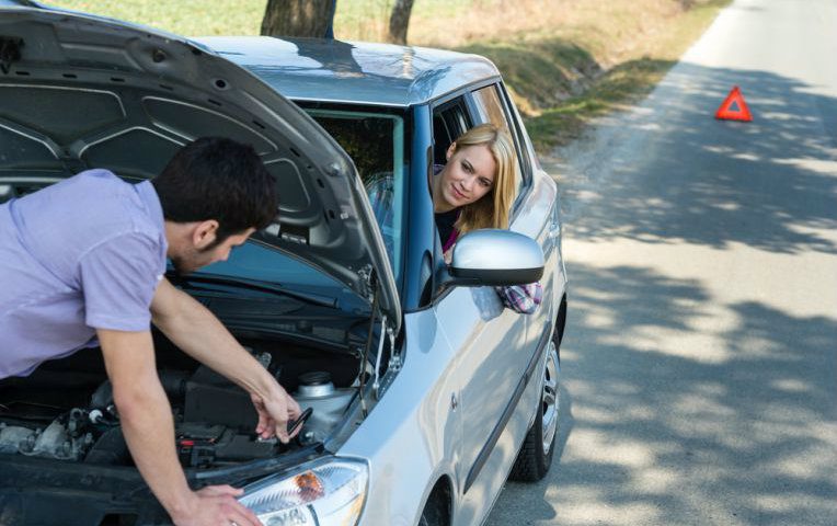 Carro quebrou na estrada? Veja o que fazer para evitar multa