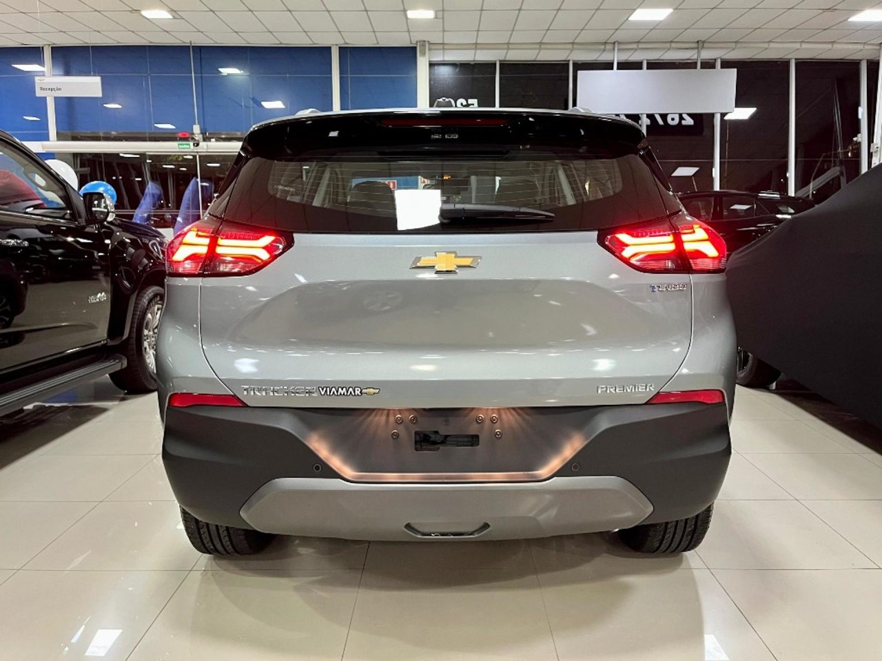 Chevrolet Tracker Premier 2026 tem redução de R$17.800 e sai mais em conta que Fastback