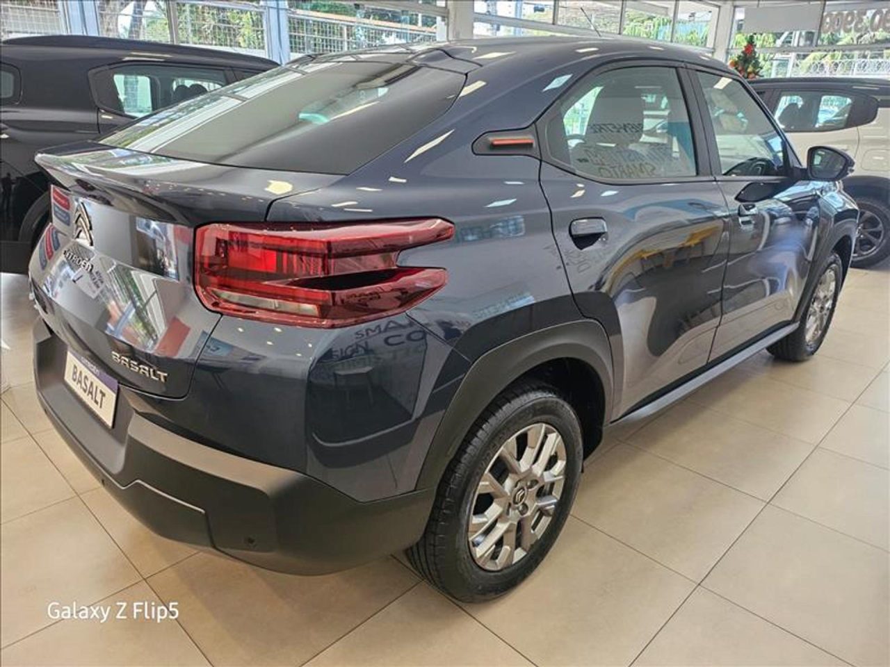 Citroën oferece desconto de R$ 21,3 mil no Basalt Shine para PcD em janeiro