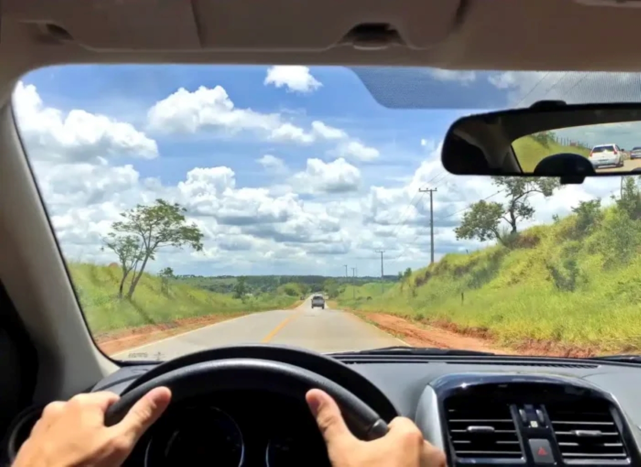 Como a direção defensiva ajuda a prevenir sinistros e infrações no trânsito