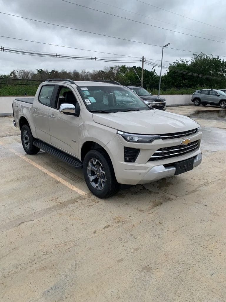 Chevrolet S10 LTZ 2026 fica mais barato que a Hilux Power Pack em promoção de janeiro