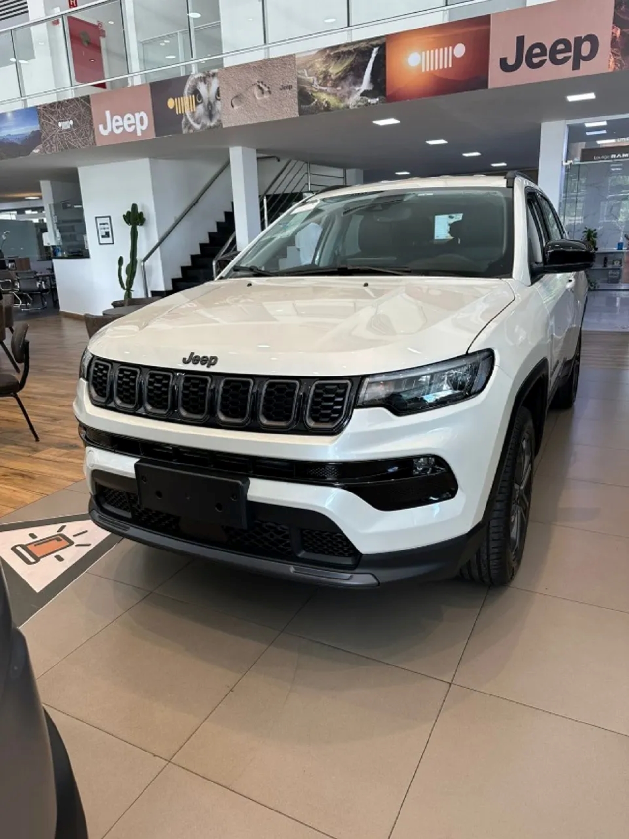 Jeep Compass 2026 fica até R$ 5.400 mais caro em reajuste de janeiro