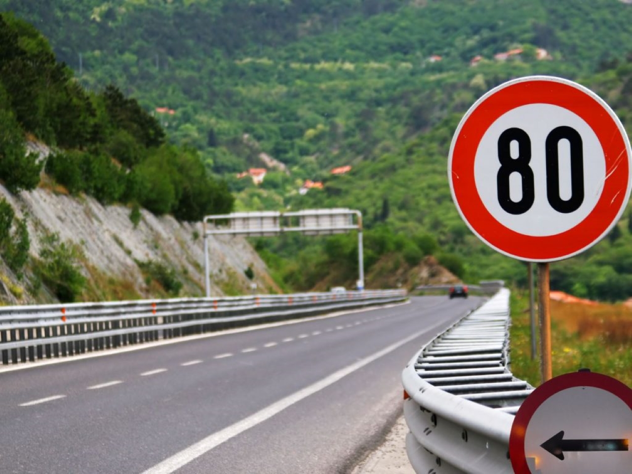Por que respeitar os limites de velocidade é vital para a segurança no trânsito