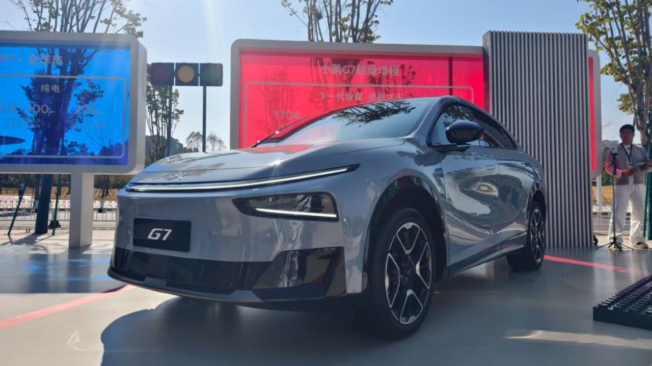 Novo Xpeng G7 EREV estreia na China e promete 400 km de alcance em modo elétrico