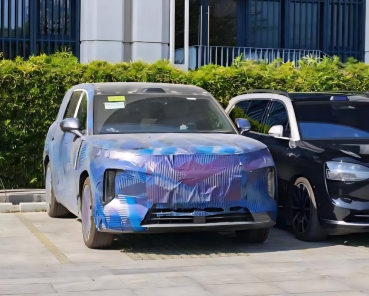 Flagra revela o BYD Tang 9, SUV premium que será lançado no primeiro semestre de 2026