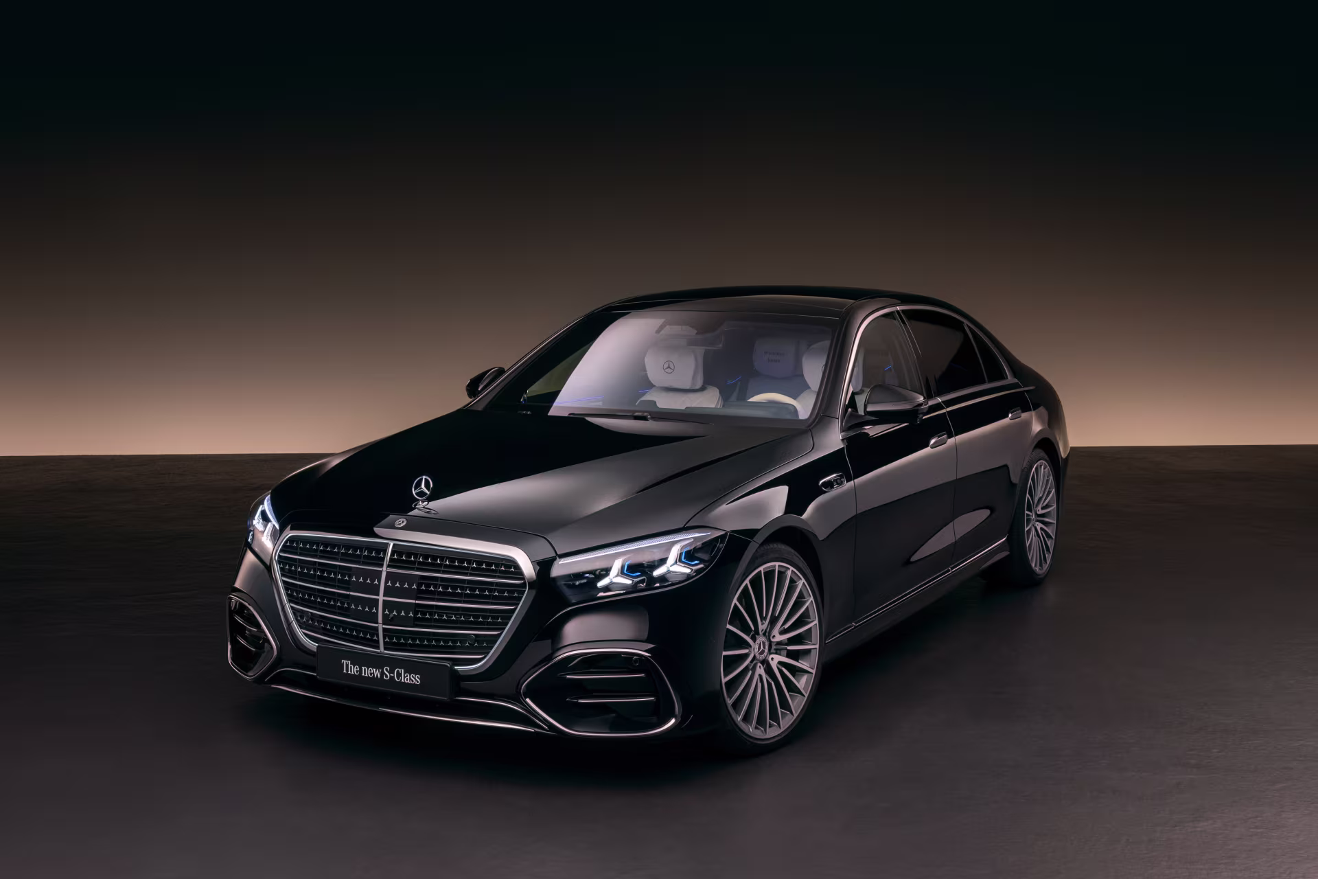 Novo Mercedes-Benz Classe S estreia com visual renovado, novas tecnologias e V8 de 530 cv
