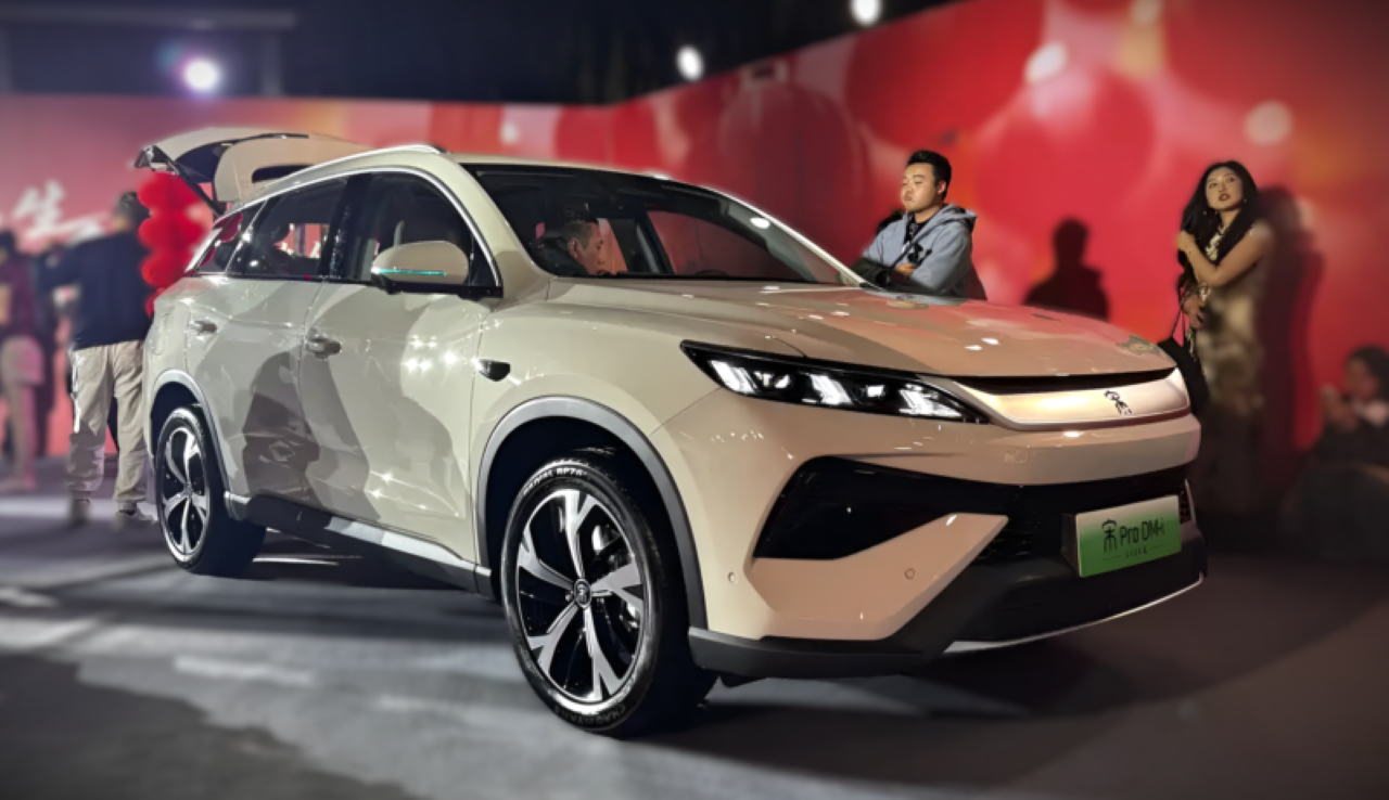 Novo BYD Song Pro híbrido flex chega com produção 100% nacional