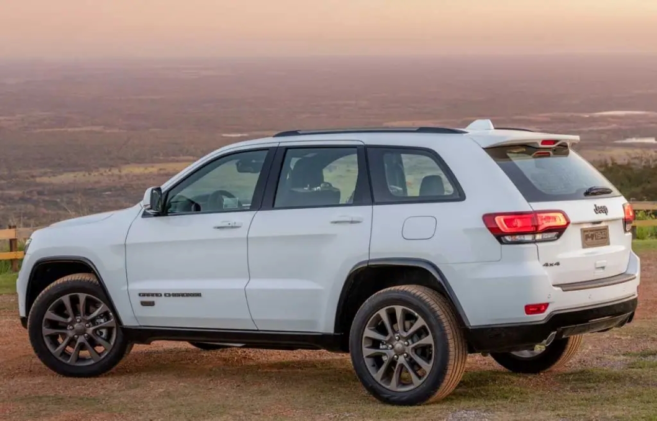 Jeep Grand Cherokee e Dodge Durango entram em recall no Brasil