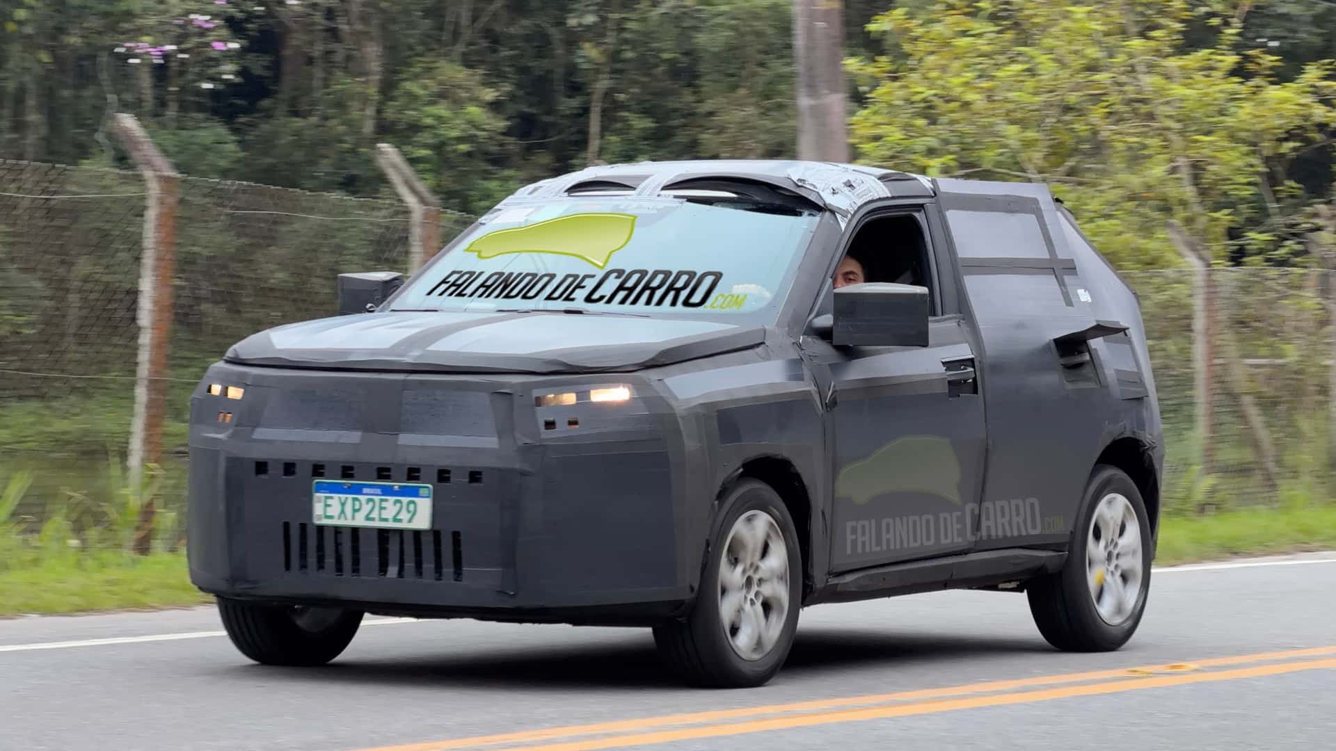 Fiat Argo 2026 é flagrado pronto para lançamento no Brasil ainda este ano