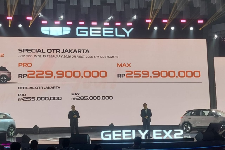 Geely começa a produzir o EX2 na Indonésia e coloca o Brasil no radar