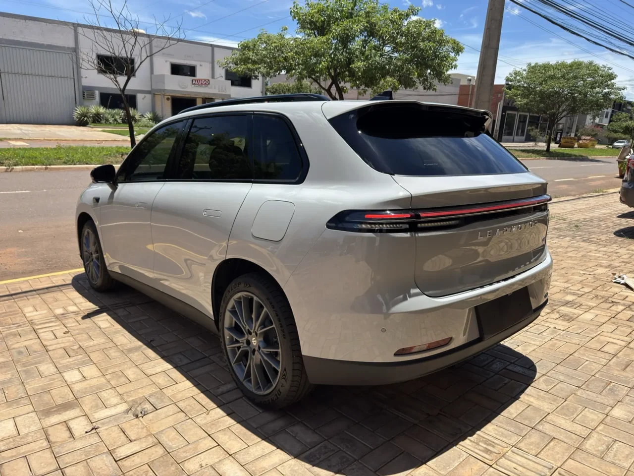 Leapmotor soma 1.200 unidades emplacadas no mercado brasileiro em 2025