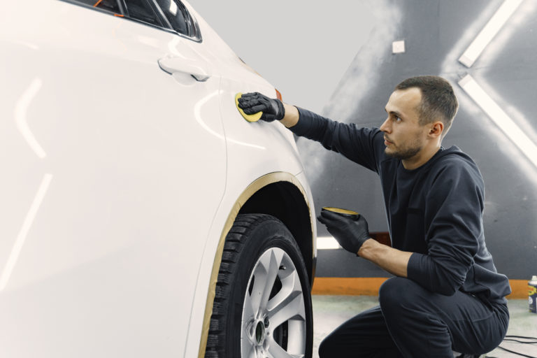 Entenda as diferenças entre pinturas sólida, metalizada e perolizada