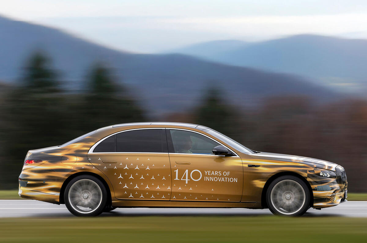 Mercedes Classe S ganha atualização poderosa com motor V8 de virabrequim plano