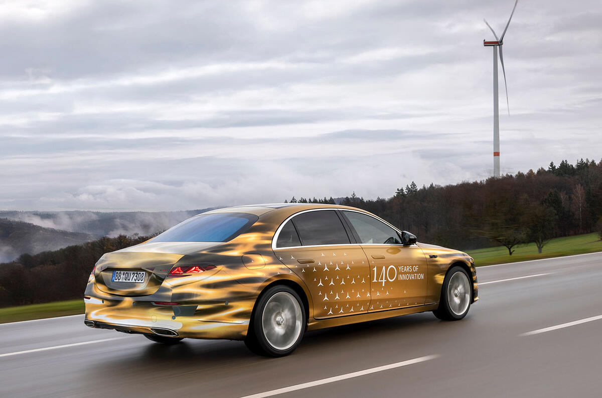Mercedes Classe S ganha atualização poderosa com motor V8 de virabrequim plano