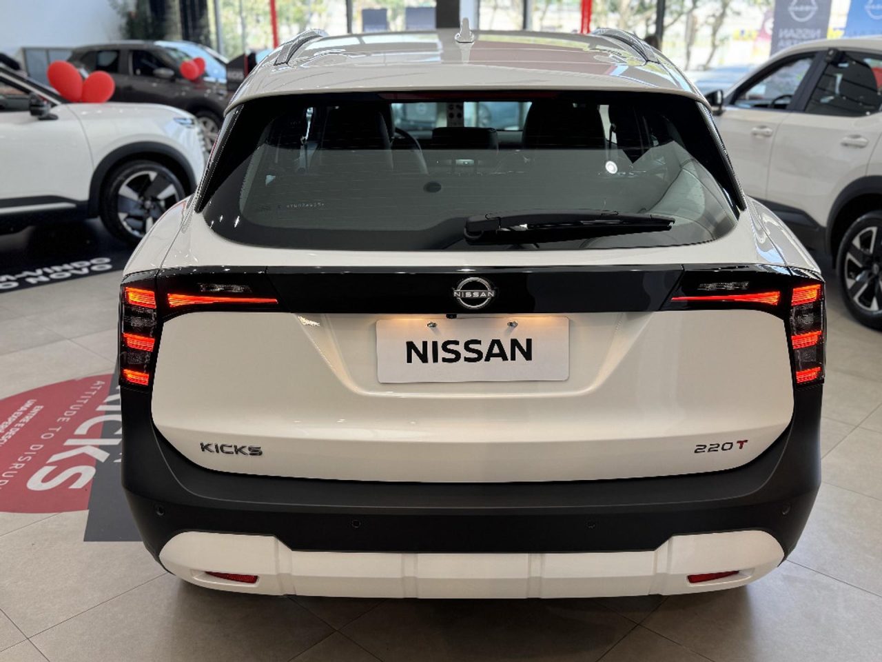 Nissan Kicks Exclusive 2026 tem redução de R$ 24.200 e sai por menos que o Fastback