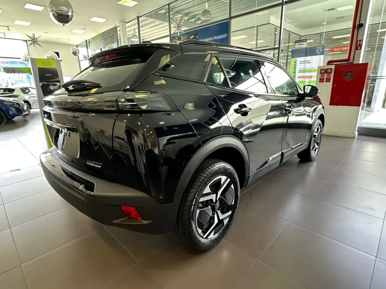 Peugeot 2008 2026 sai por menos que Basalt em oferta especial para PcD