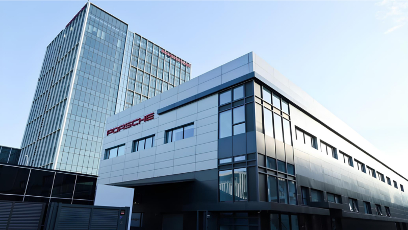 Porsche planeja fechar 30% das concessionárias na China para cortar custos