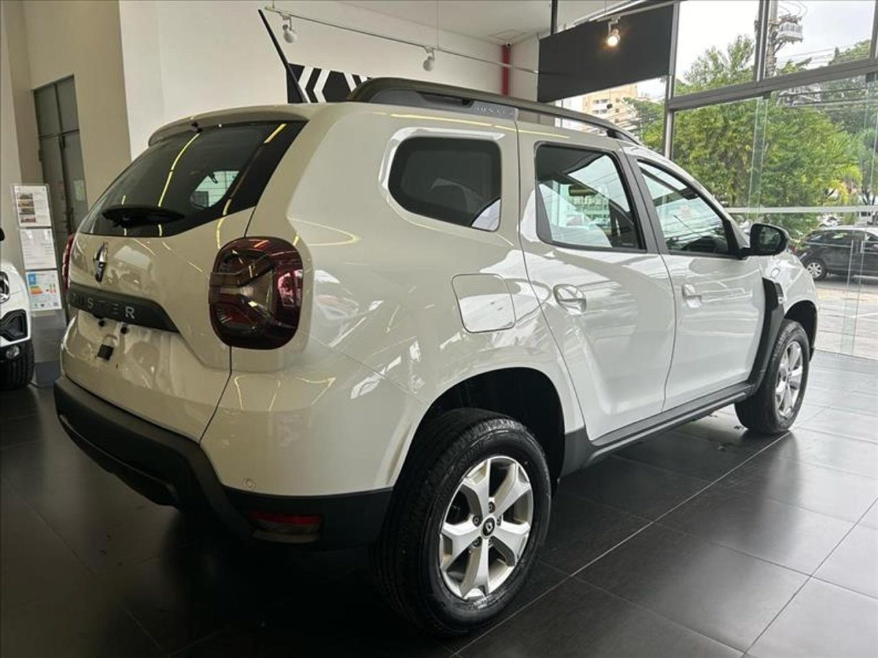 Renault Duster Intense Plus 2026 sai por menos que Basalt em oferta especial