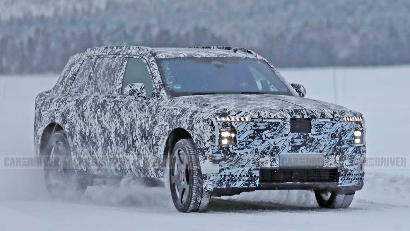 Rolls-Royce prepara SUV elétrico de luxo e é visto pela primeira vez