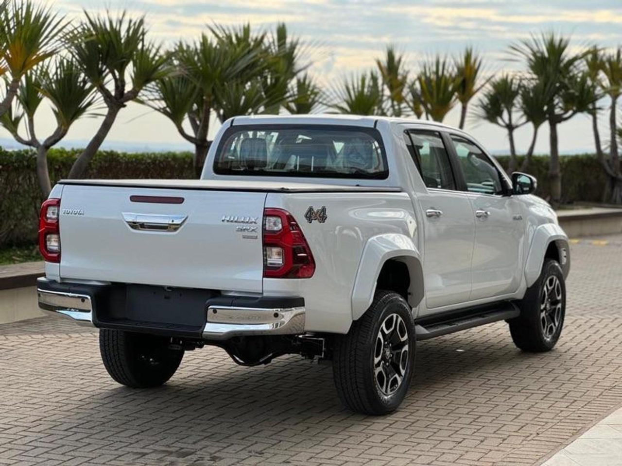 Toyota Hilux Power Pack MT 2026 tem desconto de R$ 62.125 e sai mais barato que Rampage