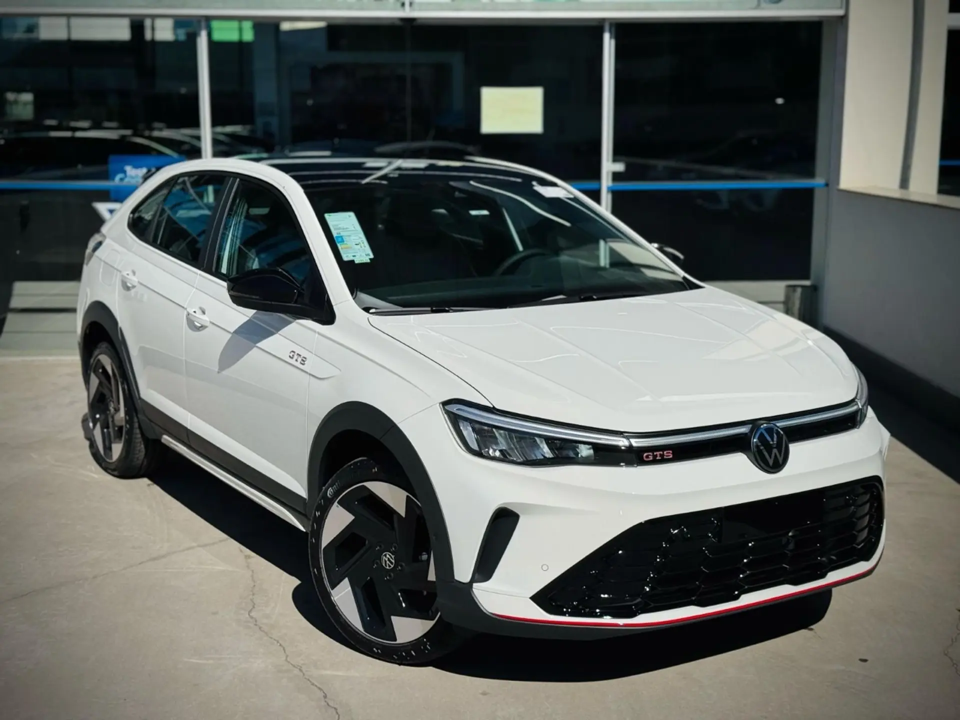 Volkswagen Nivus GTS 2026 tem redução de R$ 27.825 e sai por preço de Pulse