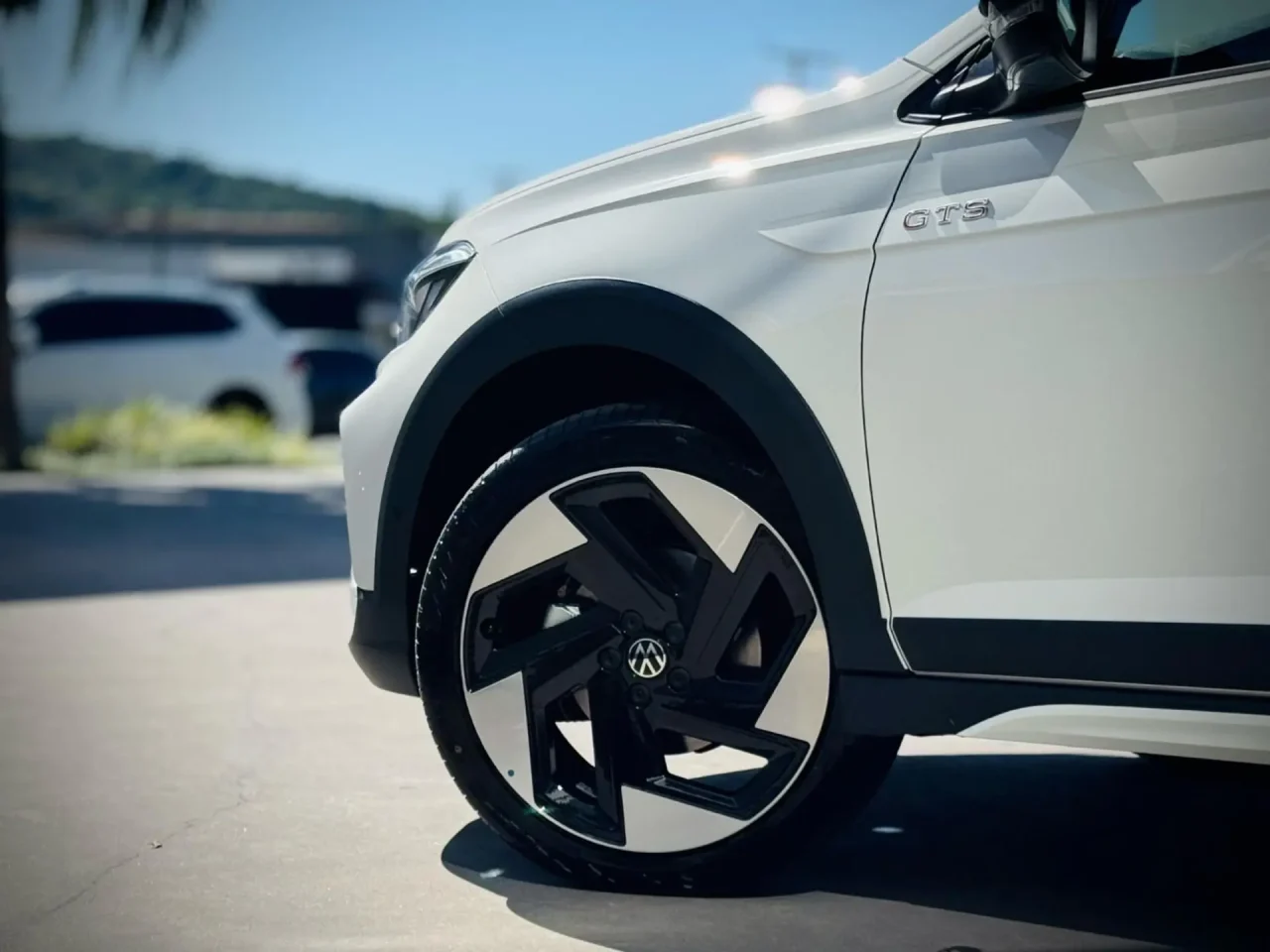 Volkswagen Nivus GTS 2026 tem redução de R$ 27.825 e sai por preço de Pulse