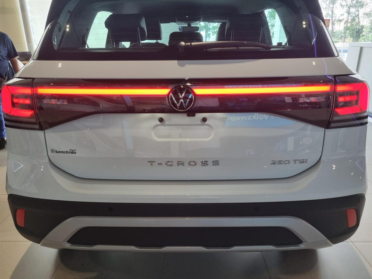 Volkswagen T-Cross Highline 2026 tem desconto de R$ 39.837 e sai mais em conta que HR-V EX