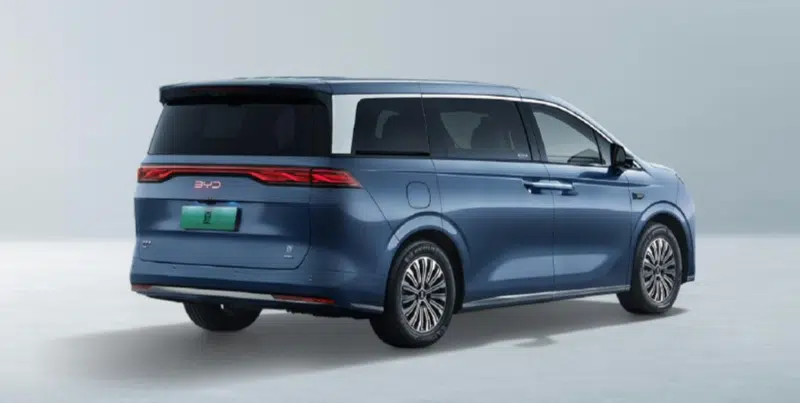 Nova BYD Linghui M9 é revelada com foco no transporte por aplicativo
