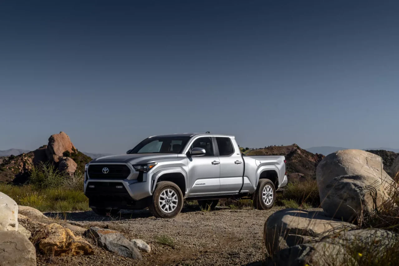 Toyota estuda lançar no Brasil picape maior que Hilux, com base na Tacoma, para competir com Chevrolet Silverado e Ford F-150. Saiba mais!