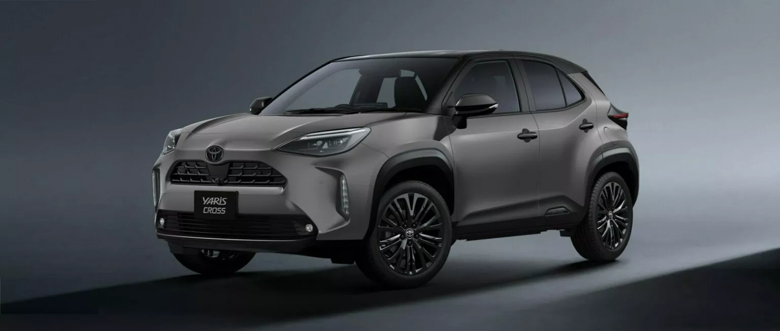 Toyota Yaris e Yaris Cross ganham central multimídia de 10,5 polegadas e novas versões no Japão. Saiba os detalhes da atualização.