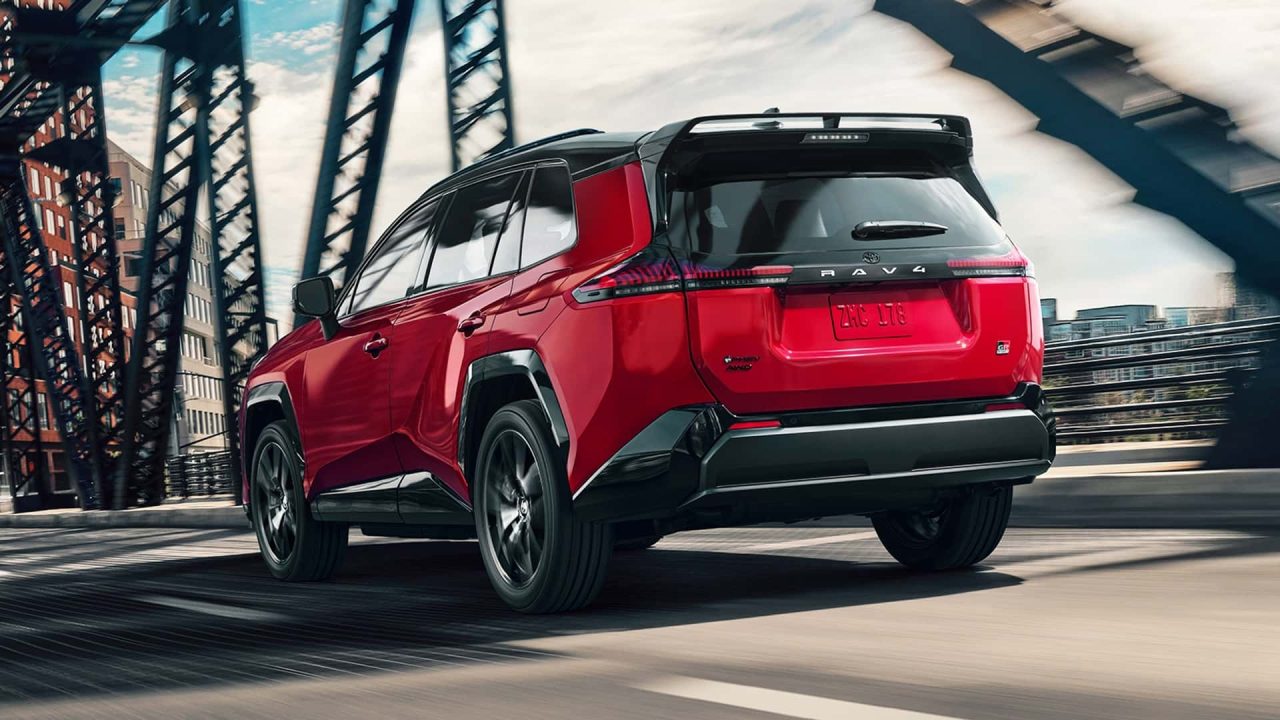 Novo Toyota RAV4 PHEV pode abastecer uma casa por até uma semana