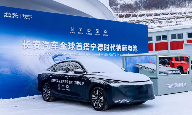 Changan e CATL lançam o primeiro carro elétrico de produção em massa com bateria de íon-sódio