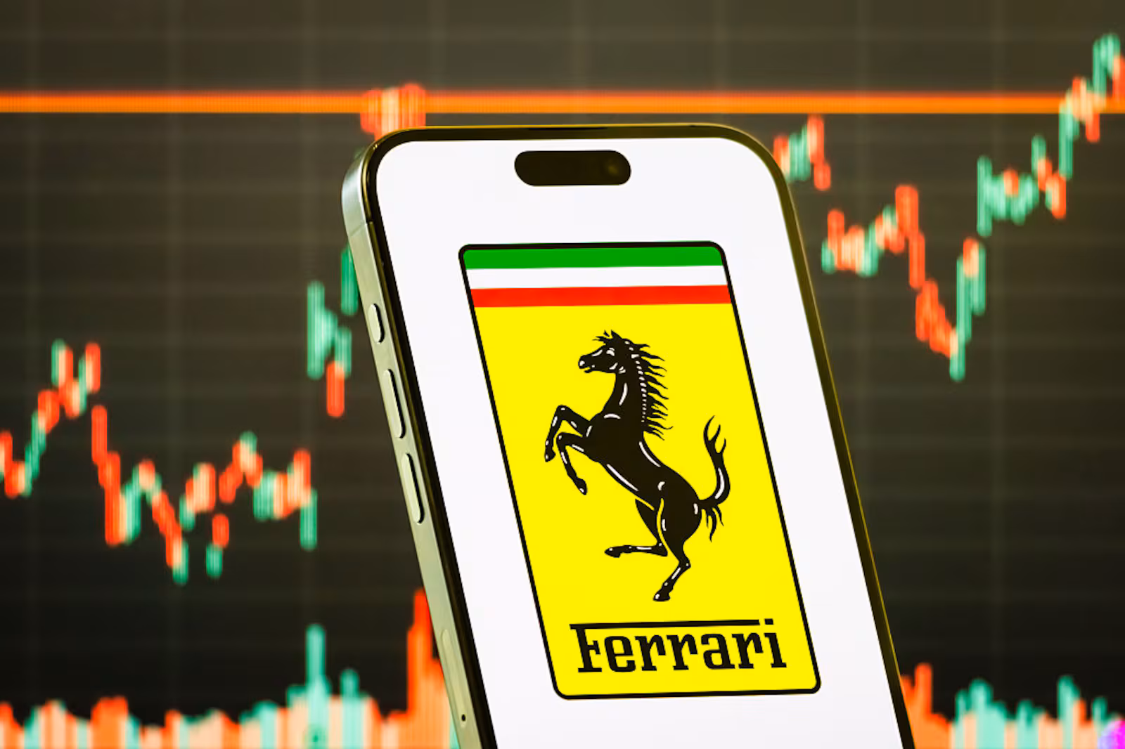 Ferrari supera projeções no quarto trimestre e projeta alta no lucro em 2026