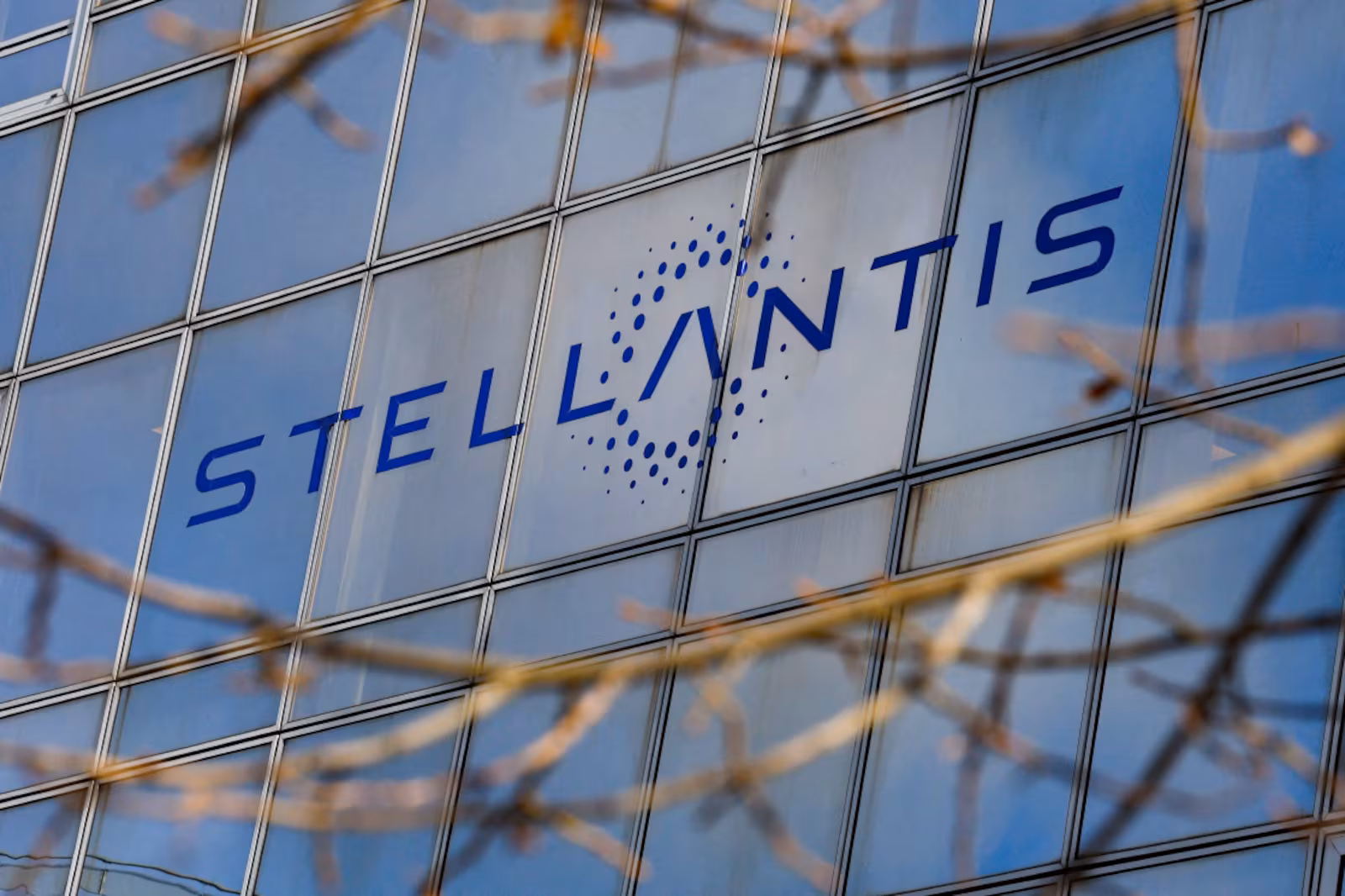 Stellantis confirma paralisação da produção de carros em Poissy até 2029