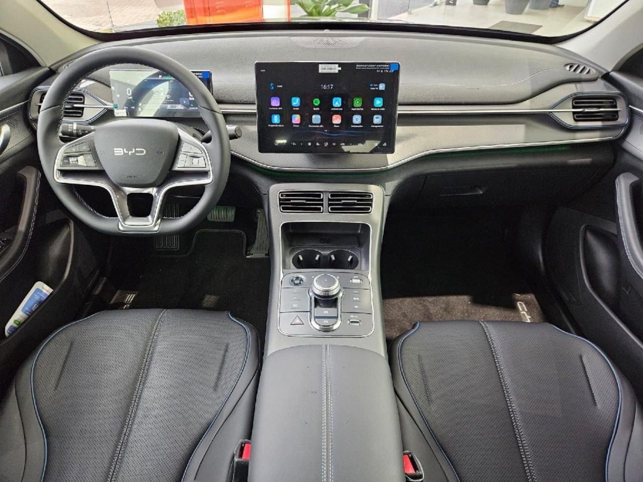 BYD aplica desconto de R$ 25.498,00 no King 2026 para CNPJ