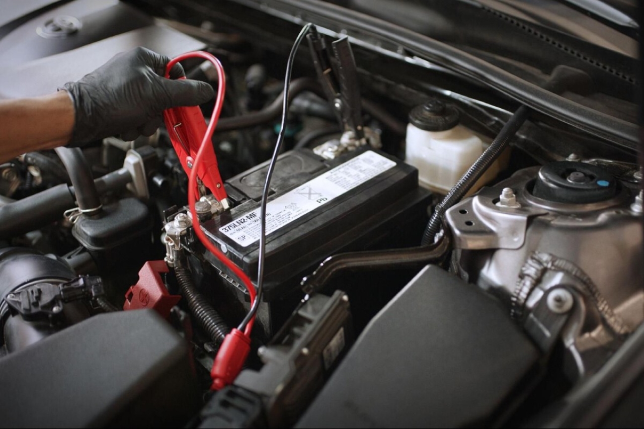 Bateria do carro descarregou? Veja o que fazer para resolver o problema