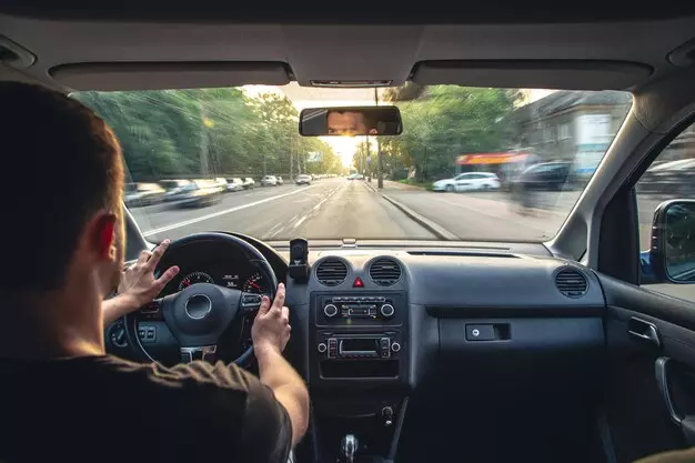 Direção defensiva: cuidados essenciais para quem está ao volante