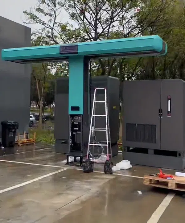 BYD aposta em carregadores flash de 1.360 kW com refrigeração líquida