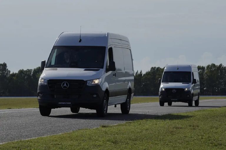 Mercedes-Benz apresenta Sprinter automática no mercado brasileiro