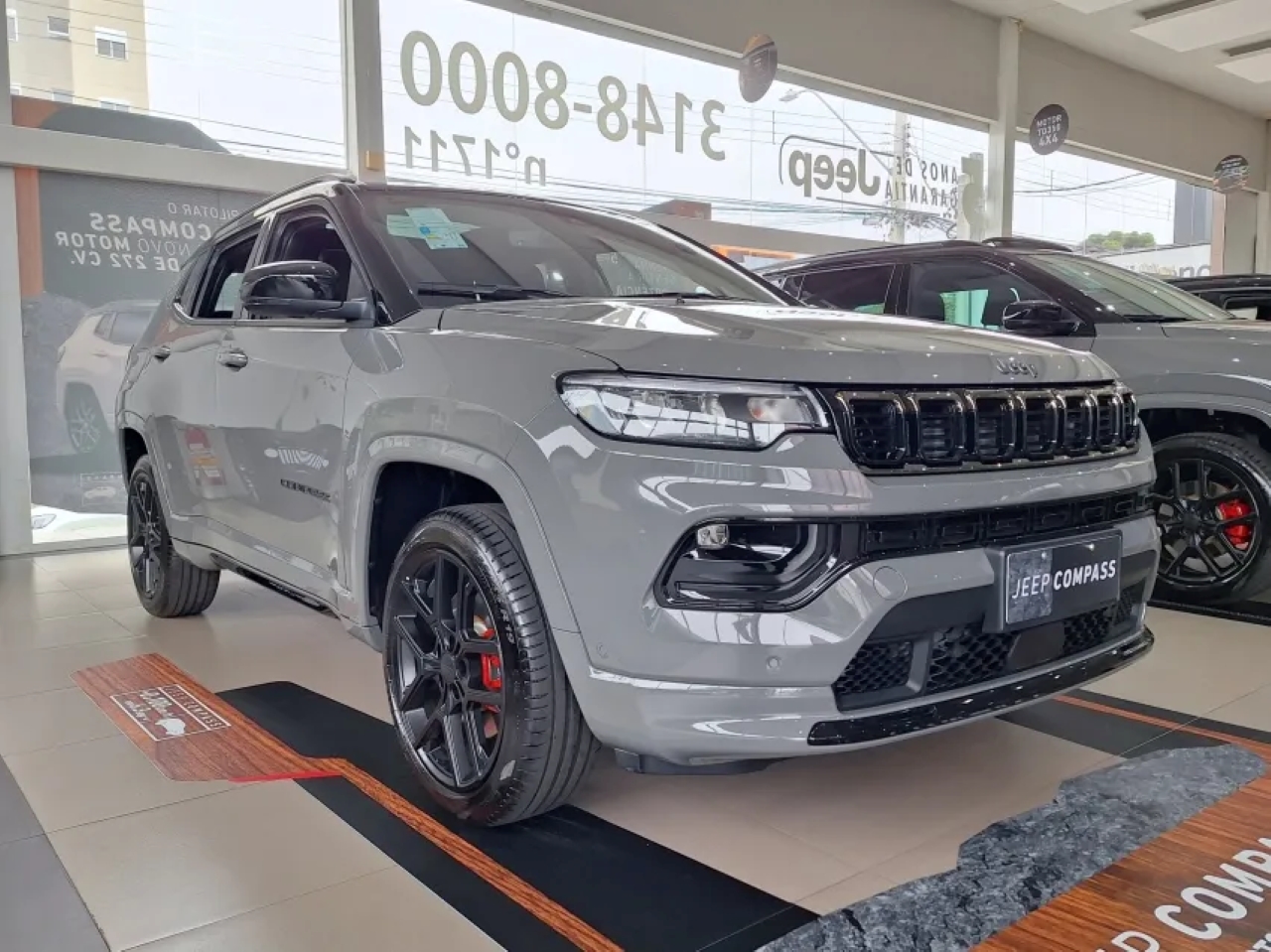 Jeep Compass Blackhawk 2026 fica R$ 32.091 mais barato para CNPJ neste mês