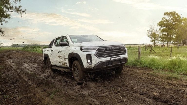 Ram Dakota aposta em versatilidade para disputar espaço com a Toyota Hilux