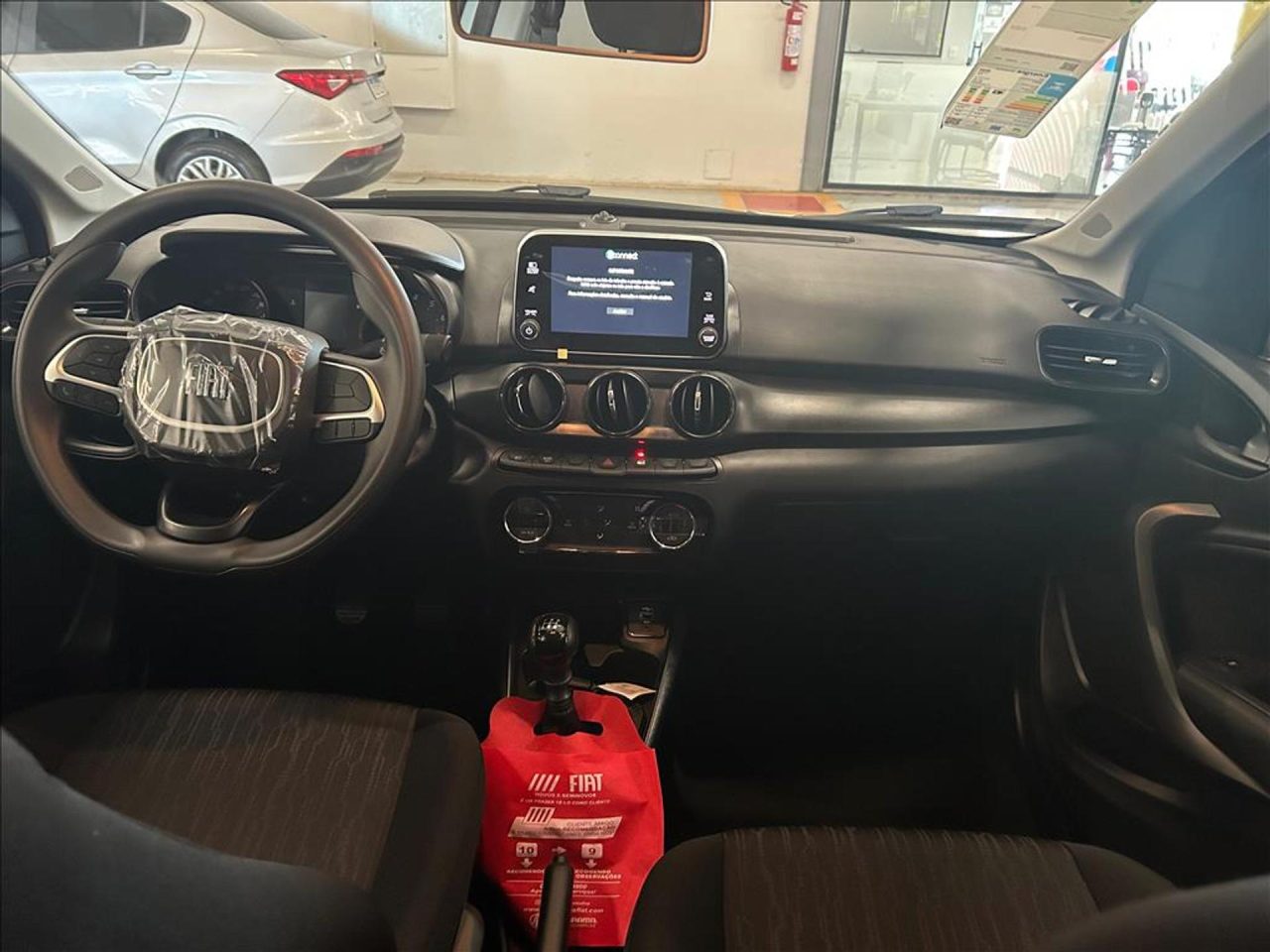Fiat Argo Drive 1.3 CVT 2026 sai por menos que Mobi em fevereiro