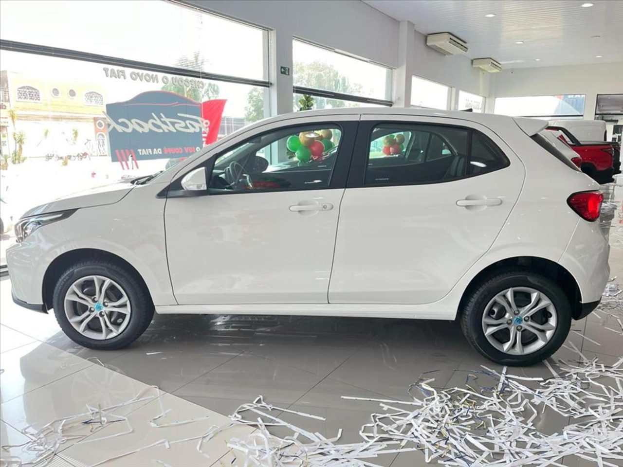 Fiat Argo Drive 1.3 CVT 2026 sai por menos que Mobi em fevereiro