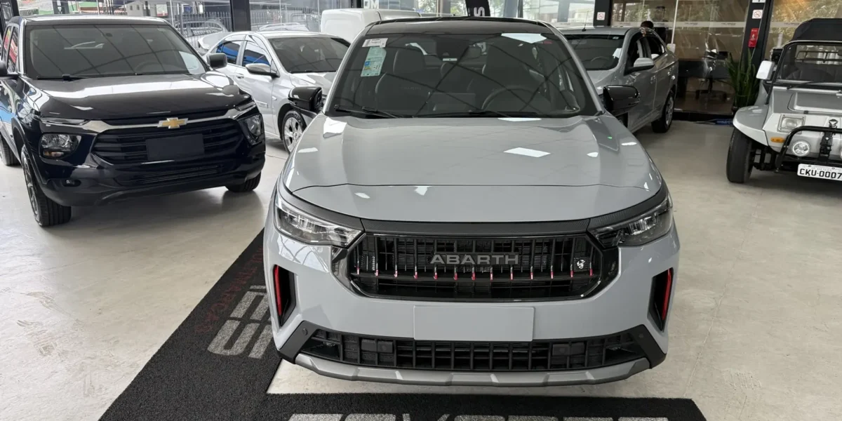Fiat aplica desconto de R$ 13.940,00 no Fastback Abarth 2026 para PcD